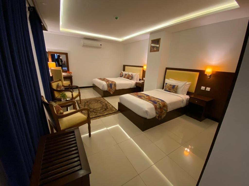 Grand Mongolia Hotel Равалпинди Экстерьер фото
