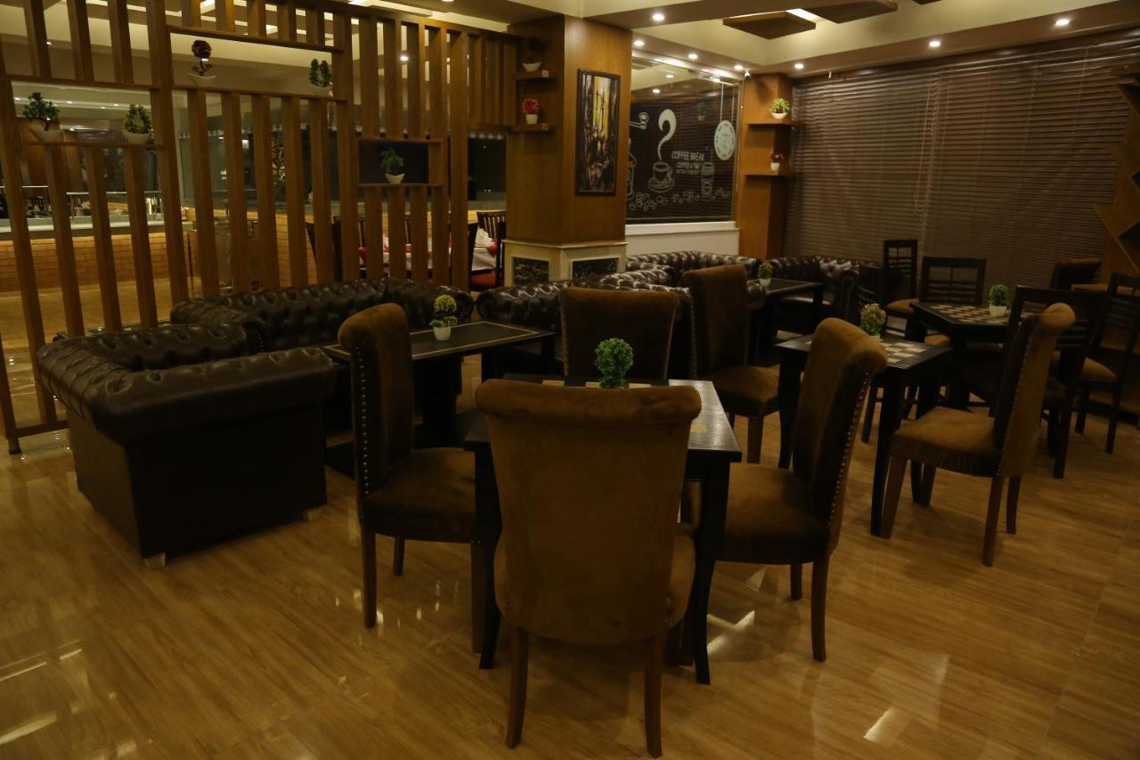 Grand Mongolia Hotel Равалпинди Экстерьер фото